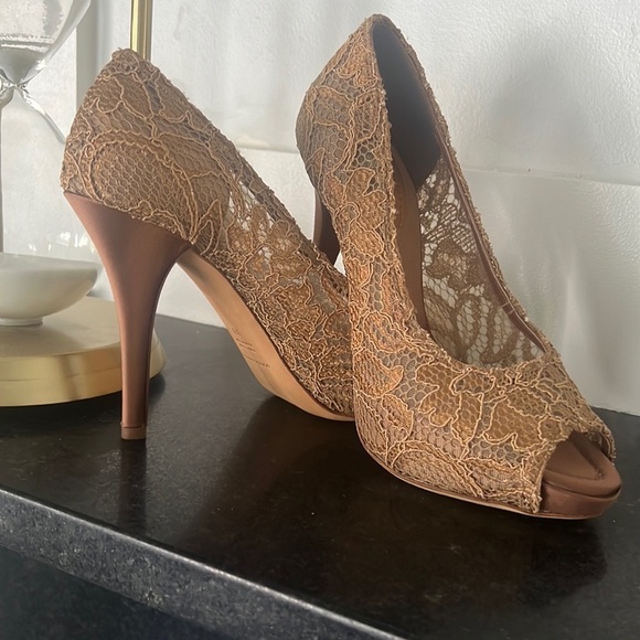 Dolce & Gabbana Copper floral Iace platform satin heels - Picture 3 of 11